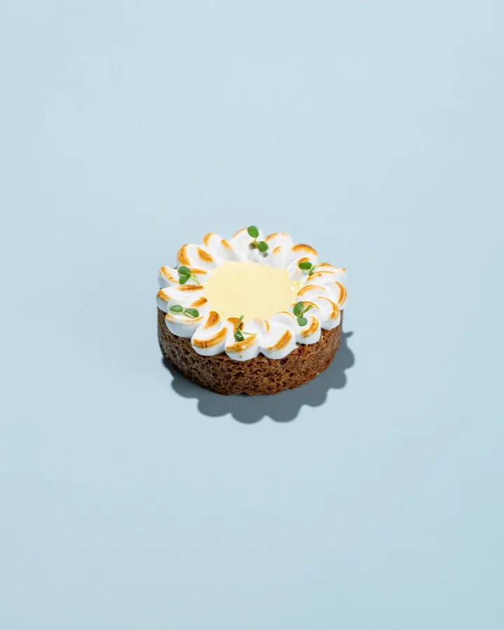 La Dolce Vita cookie: lemon curd, lime gel, torched italian meringue